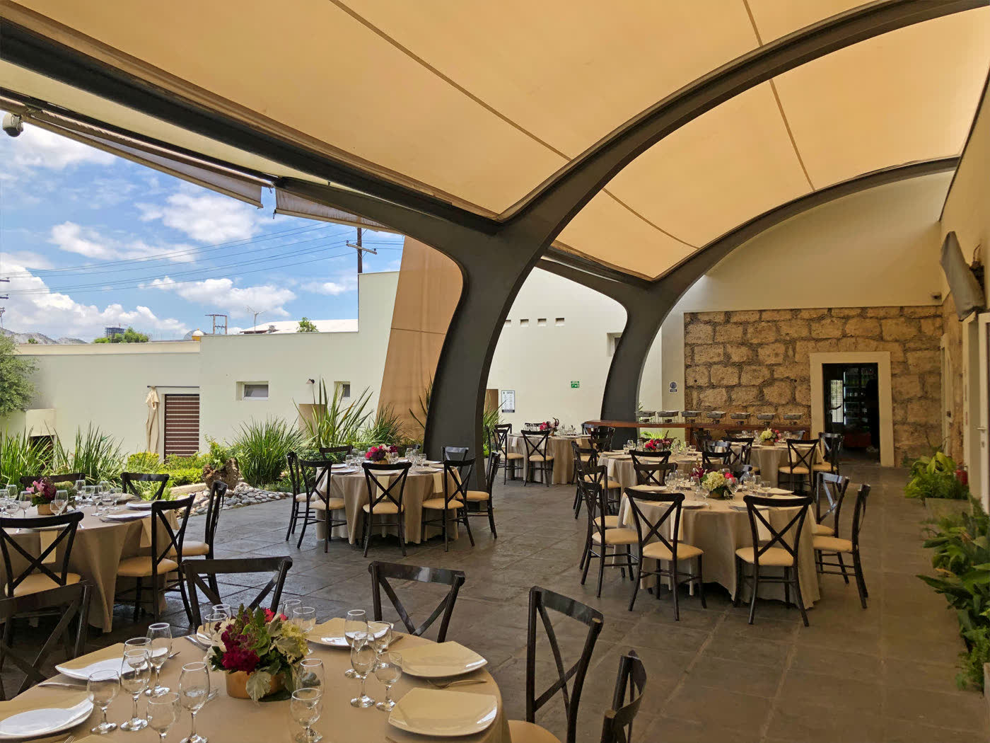 Terraza techada de día